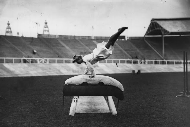 Old Sports 26 - London Olympics 1908 Pommel Horse