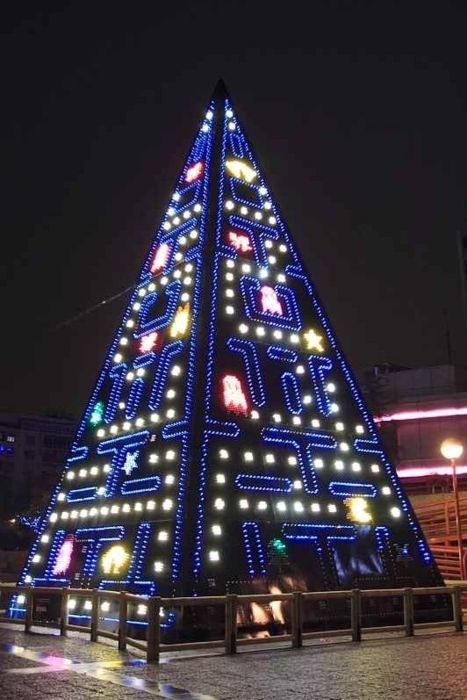 Funny Christmas Trees 3 Pacman