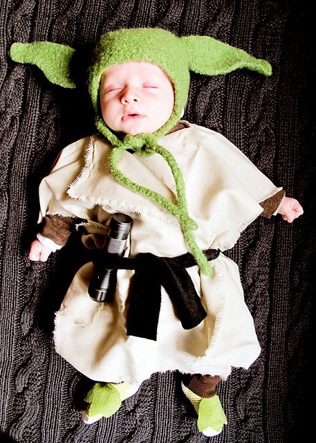 Baby Yoda Costume 4