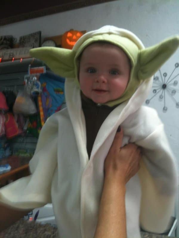 Baby Yoda Costume 8