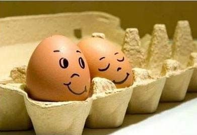 Funny Eggs 10 Couple