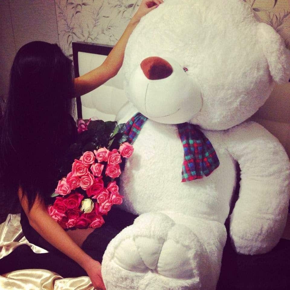Big Teddy Bear for Valentines Day 1 Flowers