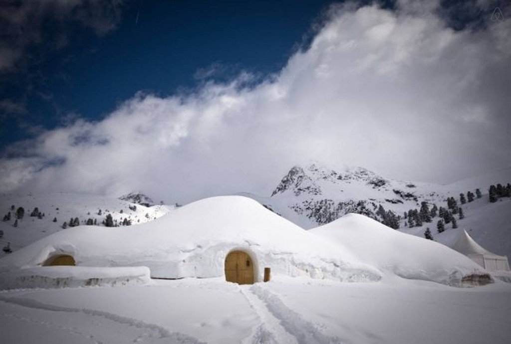 Spend the night in an Igloo Epic AirBNB
