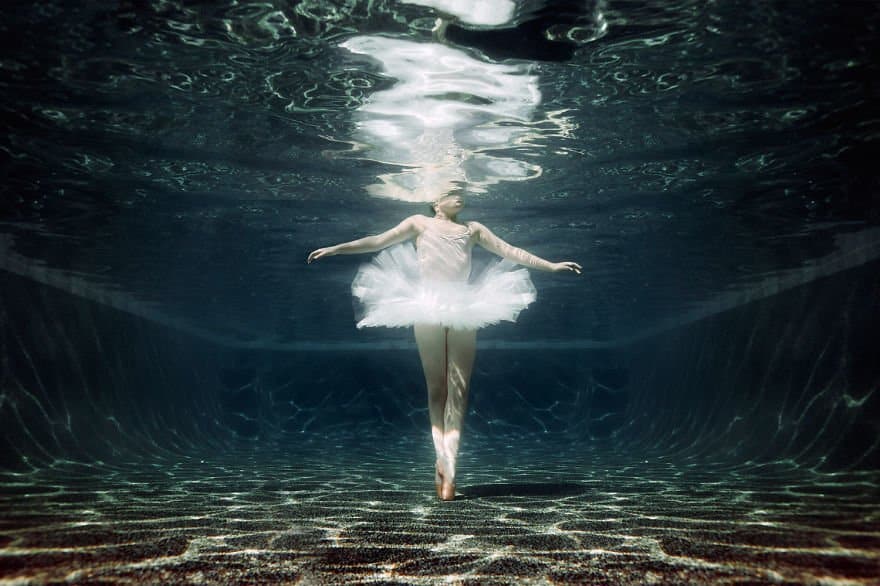 Ballet underwater (age 10) Little Underwater Dancers