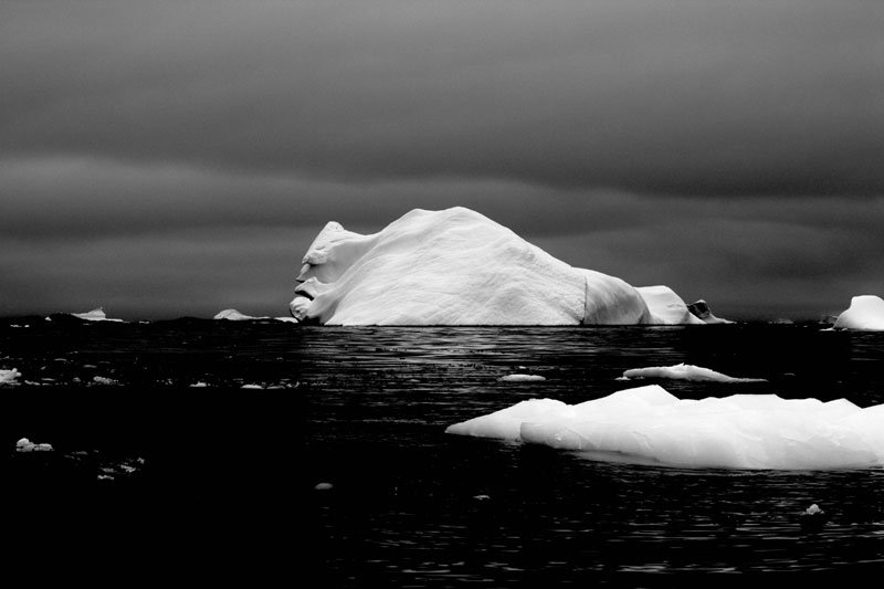 This is what a titanic killer Iceberg looks Great Photos