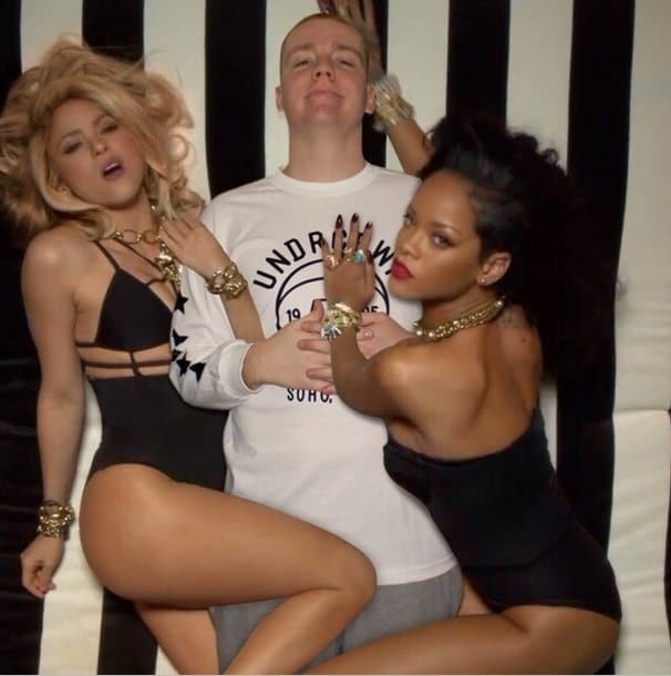 Awesome threesome – Shakira, Rihanna & Peejet! Funny Photoshop