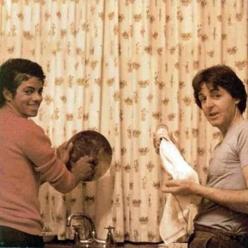 Michael Jackson and Paul McCartney doing dishes Rare Photos