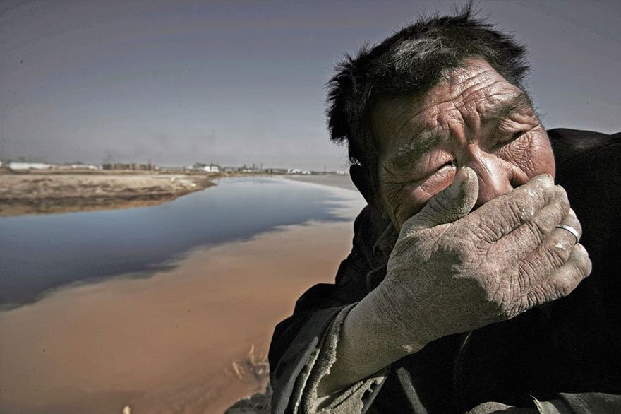 Stinky Smell, hard to breathe (Yellow River - Mongolia Overpopulation