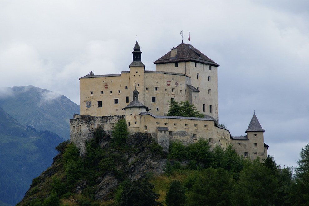 hilltop castles Stunning Switzerland