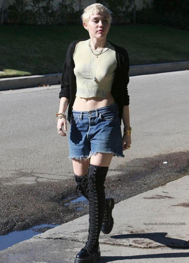 Miley Cyrus Short Jeans 17
