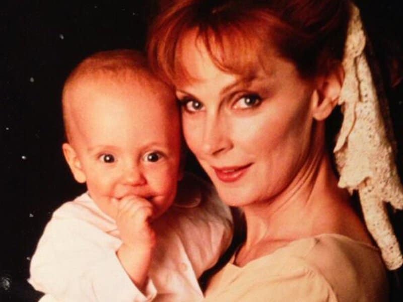 Star Trek the Next Generation Tales Form the Set - Beverly and Baby