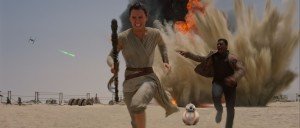 Star Wars VII The Force Awakens 30 - Rey Finn and BB-8 run from blast