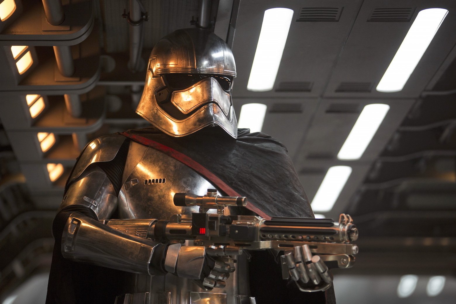 Star Wars VII The Force Awakens 8 - Captain Phasma of the First Order